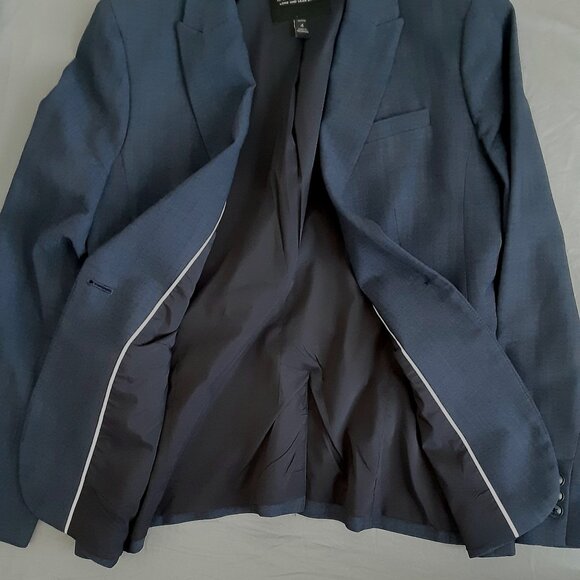 Lightweight Wool Blazer (Banana Republic) - Picture 3 of 9